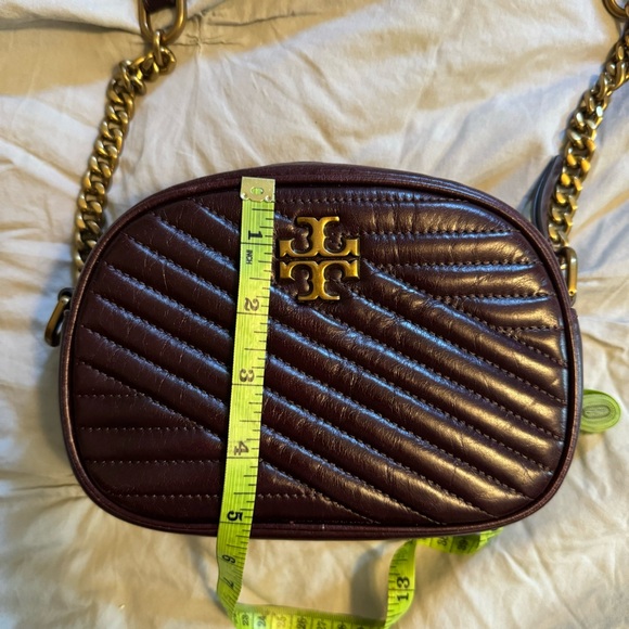 Tory Burch Kira Chevron Glazed Small Camera Bag in Fig - Picture 12 of 15